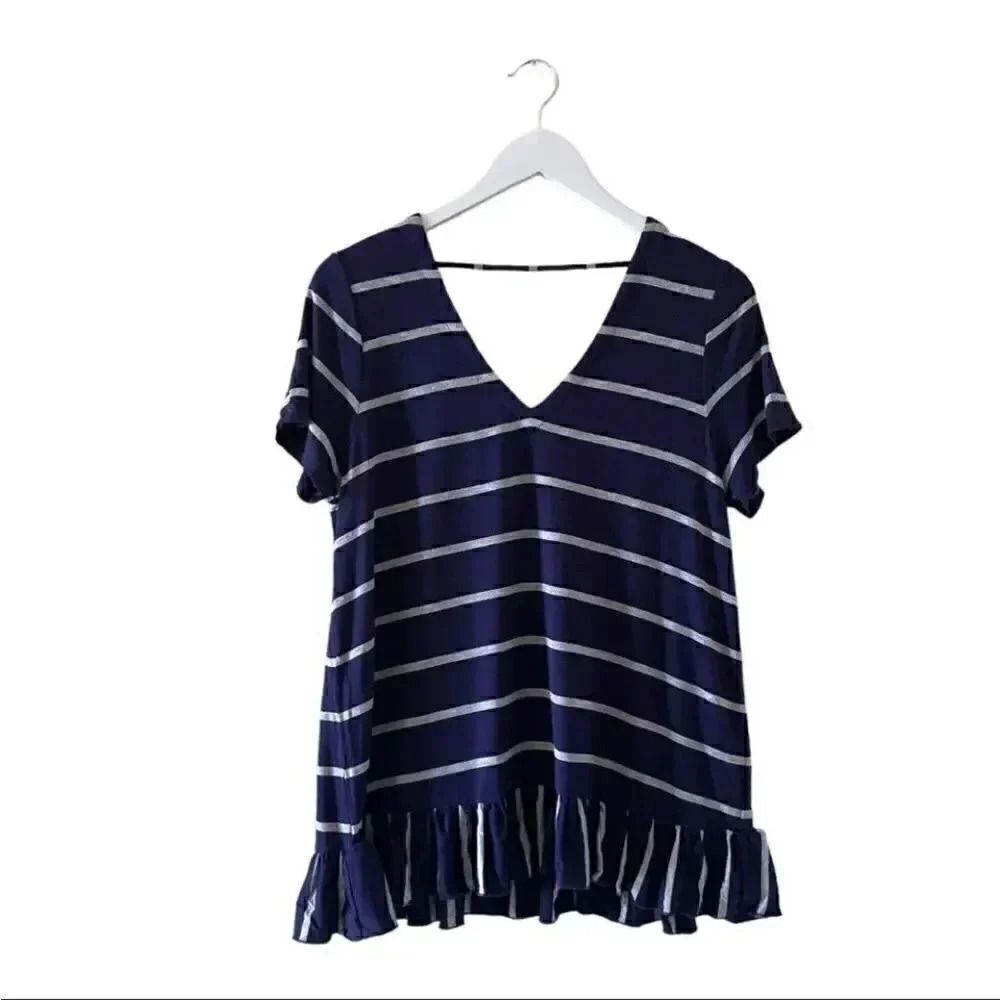 Chaser Revolve STRAPPY DOUBLE V PEPLUM TEE COOL JERSEY
Navy, Grey Top SZ M